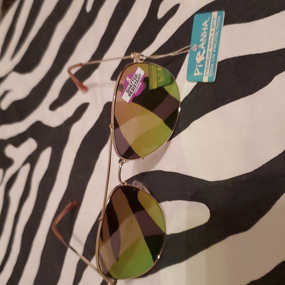 Women's Piranha sunglasses NWT-Cali
